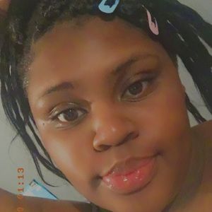 Meet your Posher, Mia